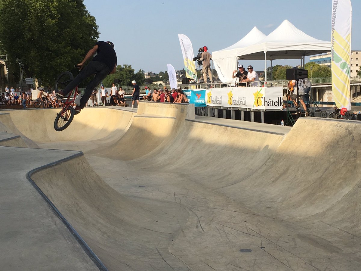 unionvienne's tweet photo. Inauguration #SkateParc site Manu #Châtellerault aide @departement86 66000€ @brunobelin @jpabelin @afbourat #HColin @DaugeValerie #APichon https://t.co/crnWcmm1ZA