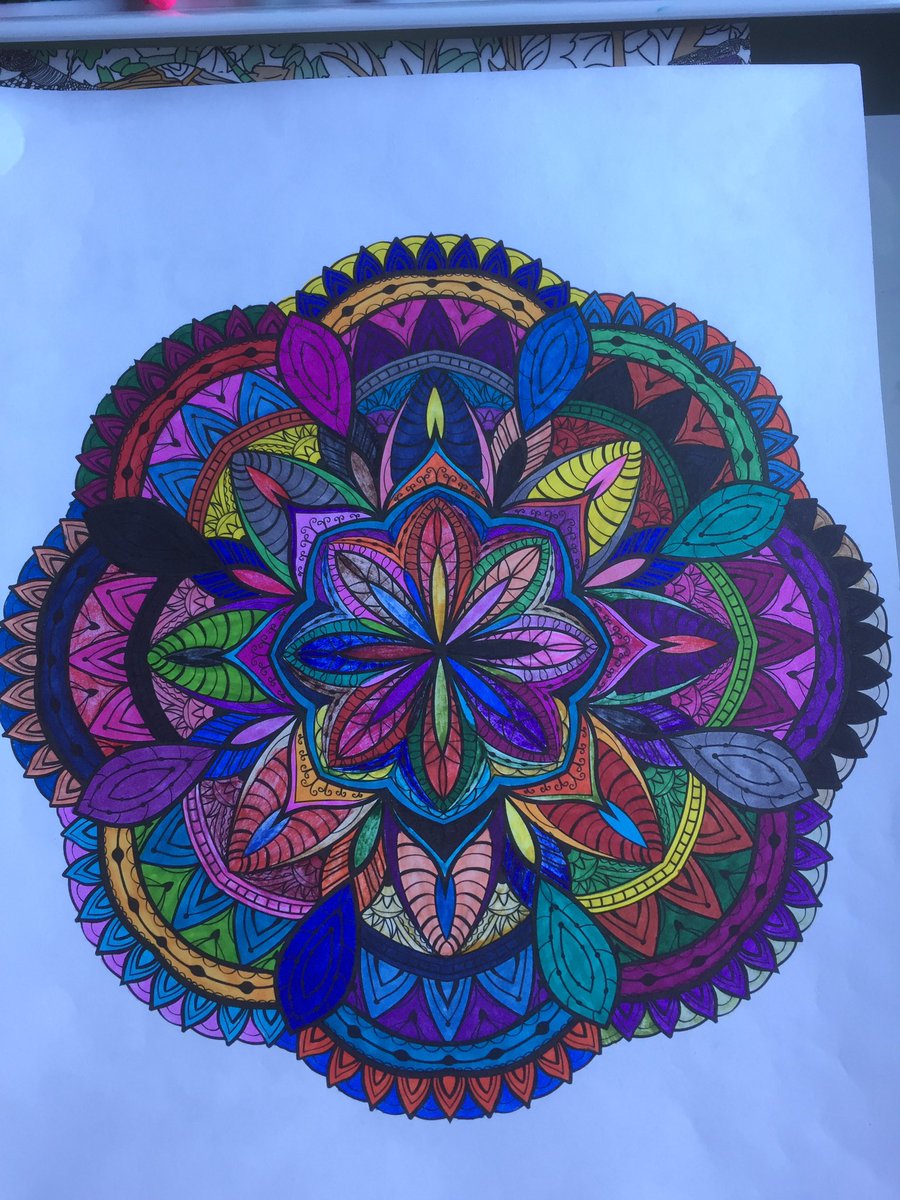 Amanda's colourings (@pepsi230770) on Twitter photo 