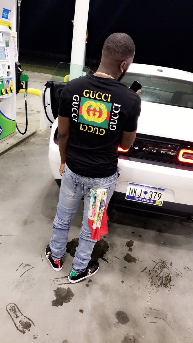 smokeLuv's tweet photo. I be GUCCI DOWN🐲🐍💐
YOU WEARING LACOSTE AND SHIT🗣🐊
#REALLYHAVING🎒 https://t.co/3ps5lBnoXF
