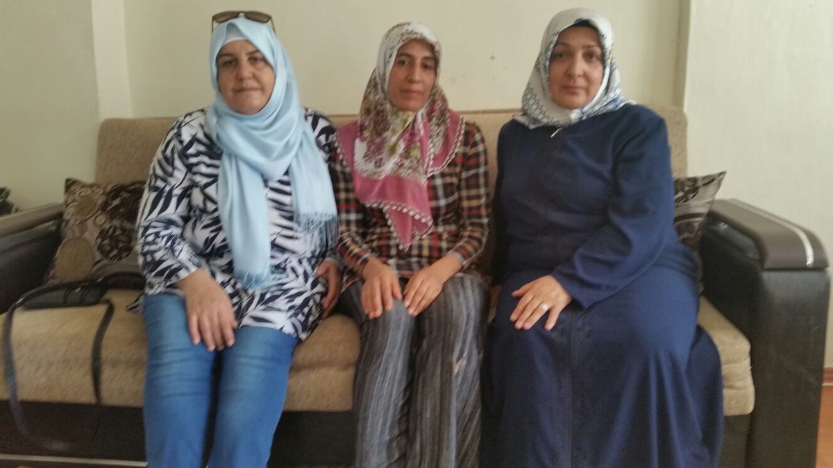 melek_canak's tweet photo. Merkez Mah K.K olarak madur ailemizi ziyarette bulunduk @SeymaDgc @senelsavci @bnymnbas https://t.co/pprMlBpMDL