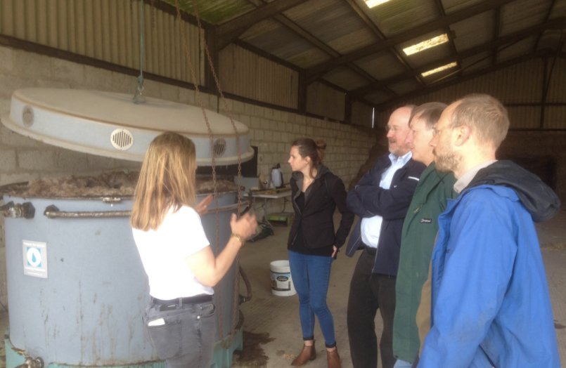 farmerama__'s tweet photo. Sophie @HemsworthFarm talks about brewing her own #organic fertiliser at #NOCC17 - #composttea! Drink it in here > https://t.co/3iCbGvBUl6 https://t.co/TLlQdLOSk8