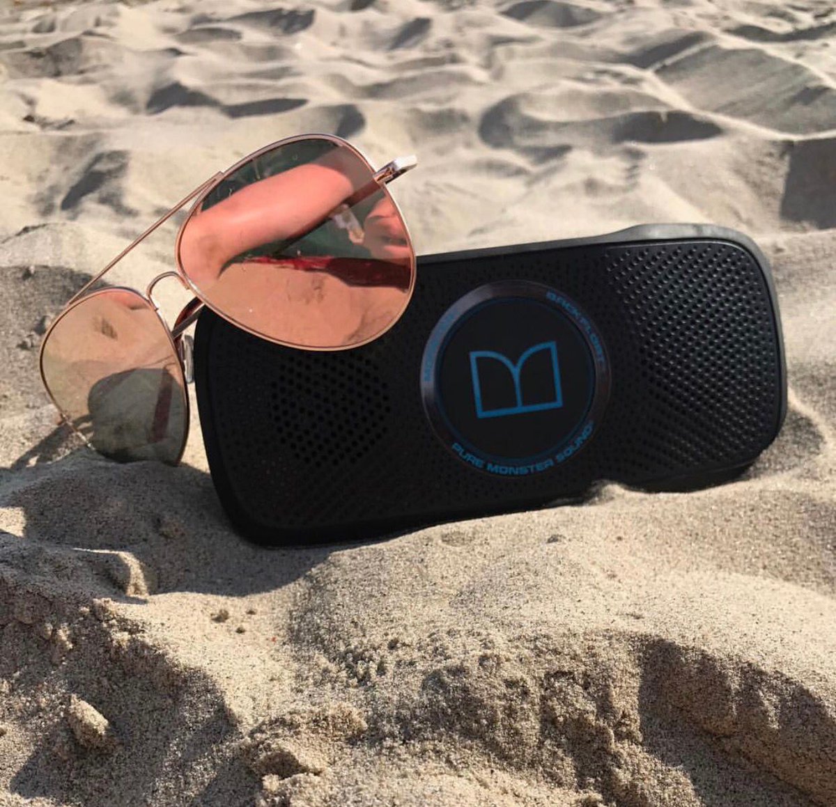 Monster_Canada's tweet photo. Soaking in every last bit of summer...
#Backfloat
#weekendvibes https://t.co/Z1S1db9hgu