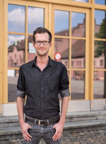 🇨🇭Treibstoff Festival 2017 <a href="/CityBasel/">Basel-City</a> <a href="/baseltourism/">This is Basel</a> | Interview mit Tobias Brenk, Dramaturg der @KaserneBasel ☛ szenik.eu/de/Magazin/Wie…