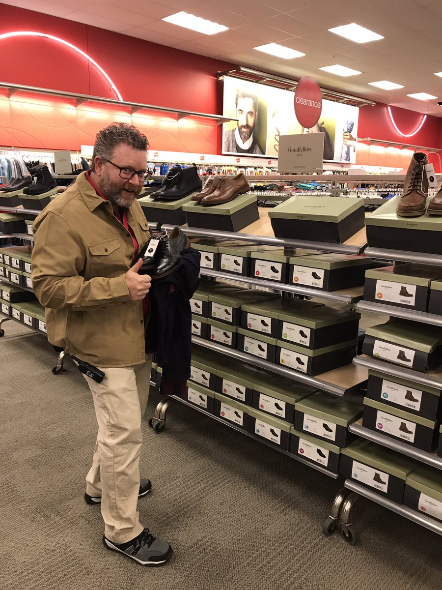 paul_dundee's tweet photo. Am I working or shopping?  I'm having a hard time remembering.  #LookingGoodfellow @AlexElgersma @laren_john https://t.co/Se7uVlKIbJ