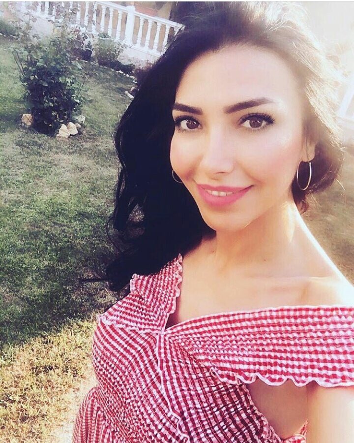 _Poyraz_Ayaz_'s tweet photo. Tek başına dev kadro her yerde zirvenin tek sahibi #DidemDelen FoxTvde DidemDelen https://t.co/Nmec7SRXWz