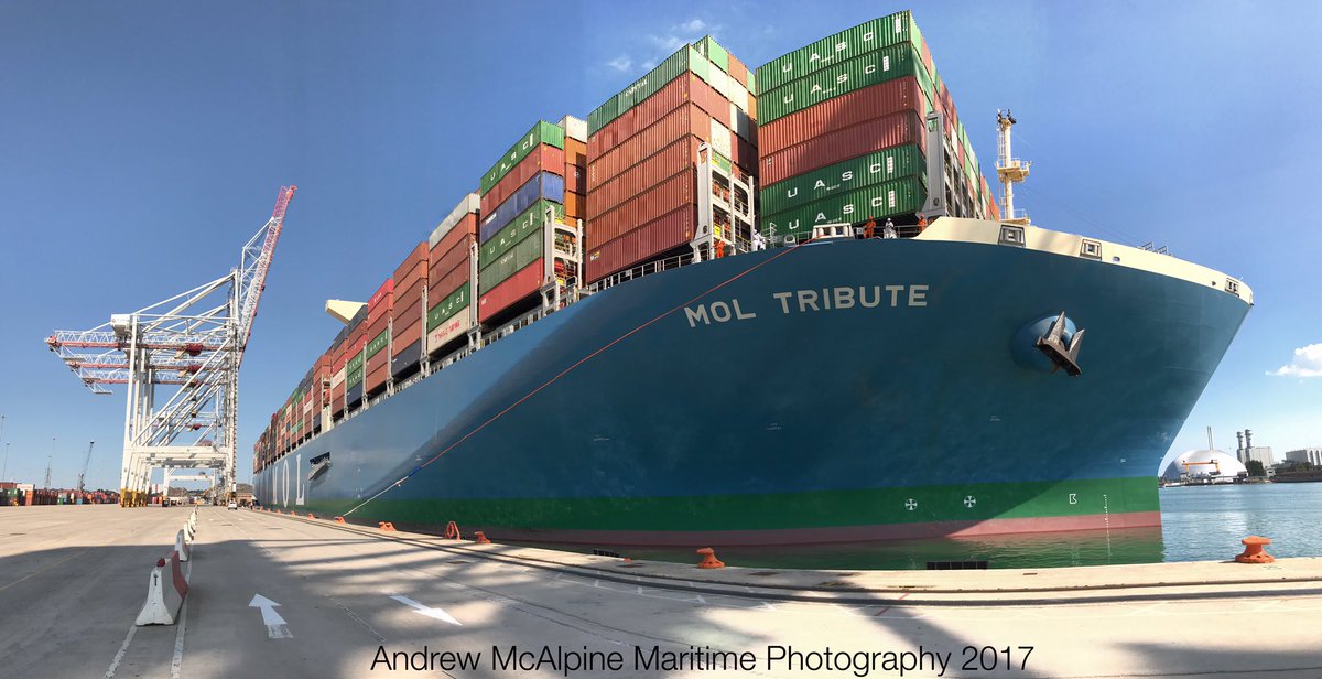 Maritimegeek's tweet photo. #MOLTribute the 3rd vsl in #MOL 20000TEU class seen coming alongside her berth for her maiden visit to @DPWorldSouthamp @ABPSouthampton https://t.co/g8vEdQedB7