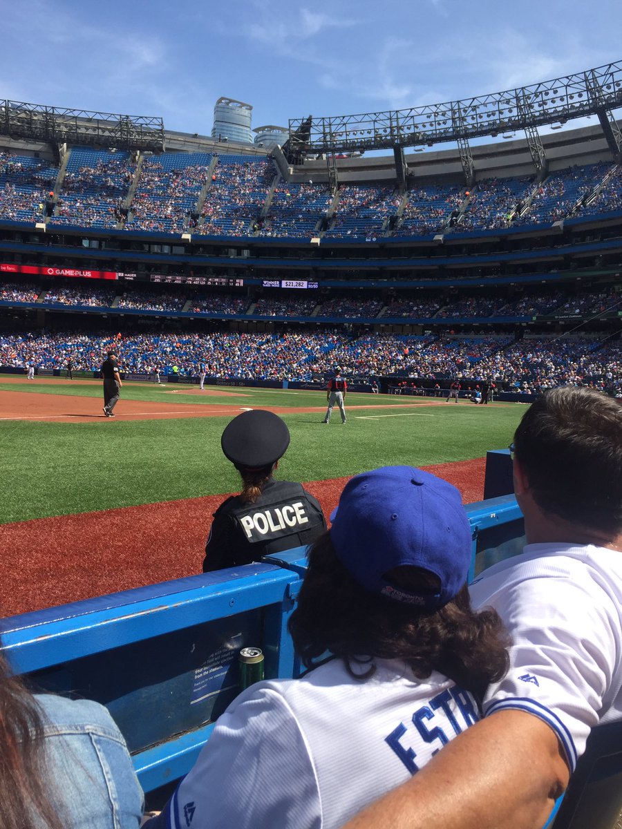 eztiger20's tweet photo. Thanks @Rogers @BlueJays for the #GamePlus seat upgrade! Amazing view! https://t.co/4JMvuYMoLn