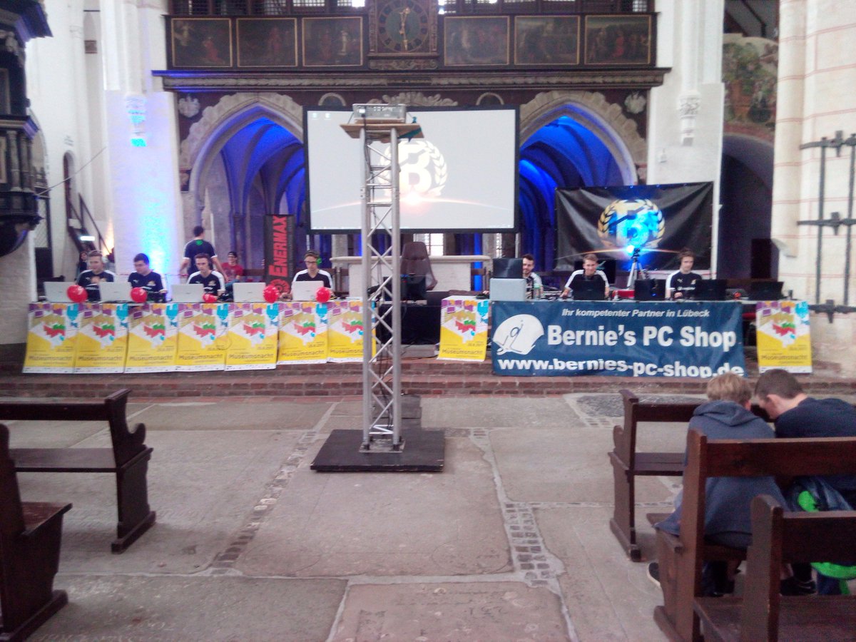 Maroxin's tweet image. Hatten gestern einen coolen Abend, auf der Lübecker Museumsnacht 😃