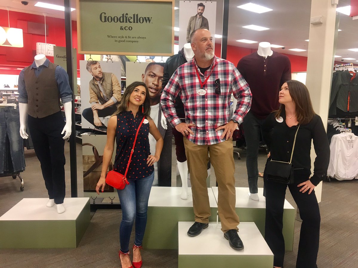 D378 Leadership team out in all stores LOVING our new brands!@NikkiJo11 <a href="/Jfresh291/">Jeremy melvin</a> @ChristineIngran