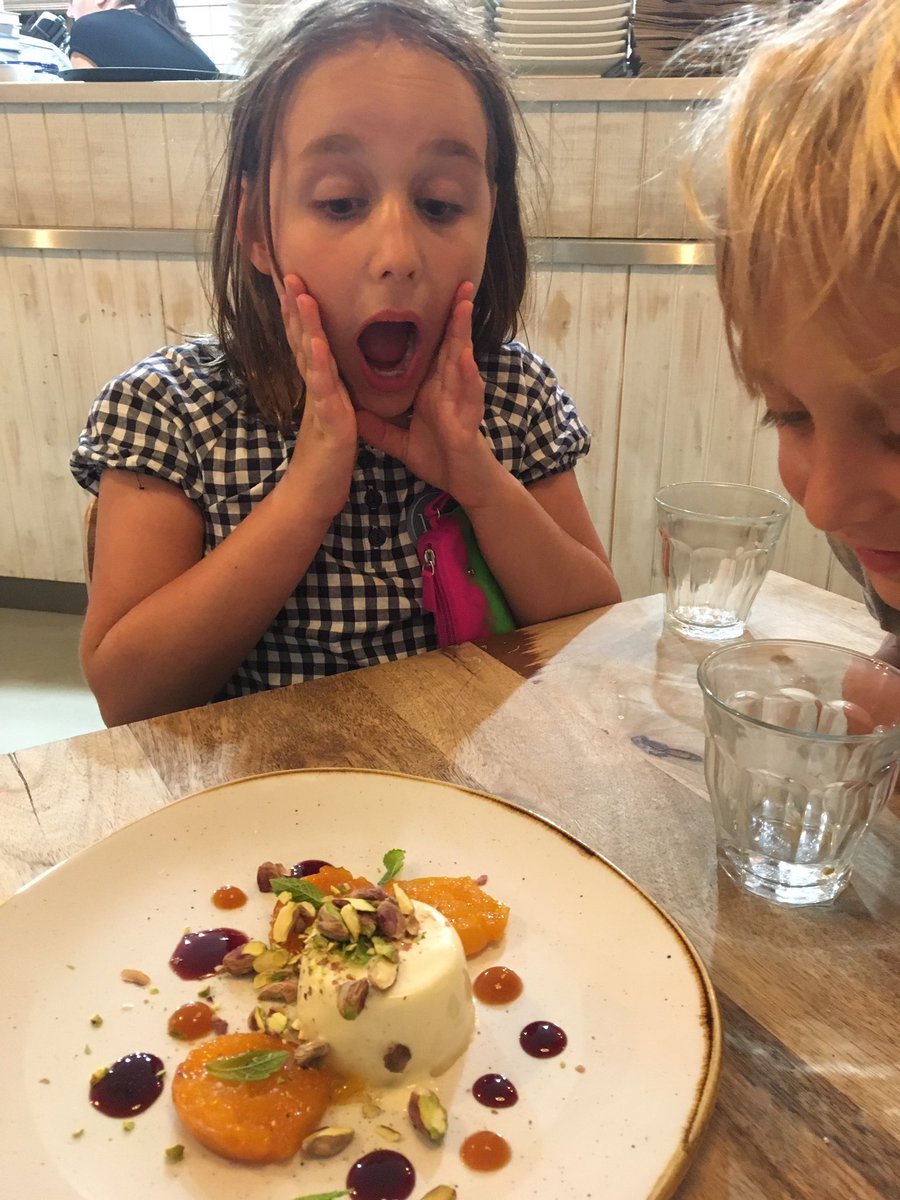 Everyone really need to go to <a href="/Lurefishkitchen/">Lure Fish Kitchen</a> for this amazing pudding #yum yum