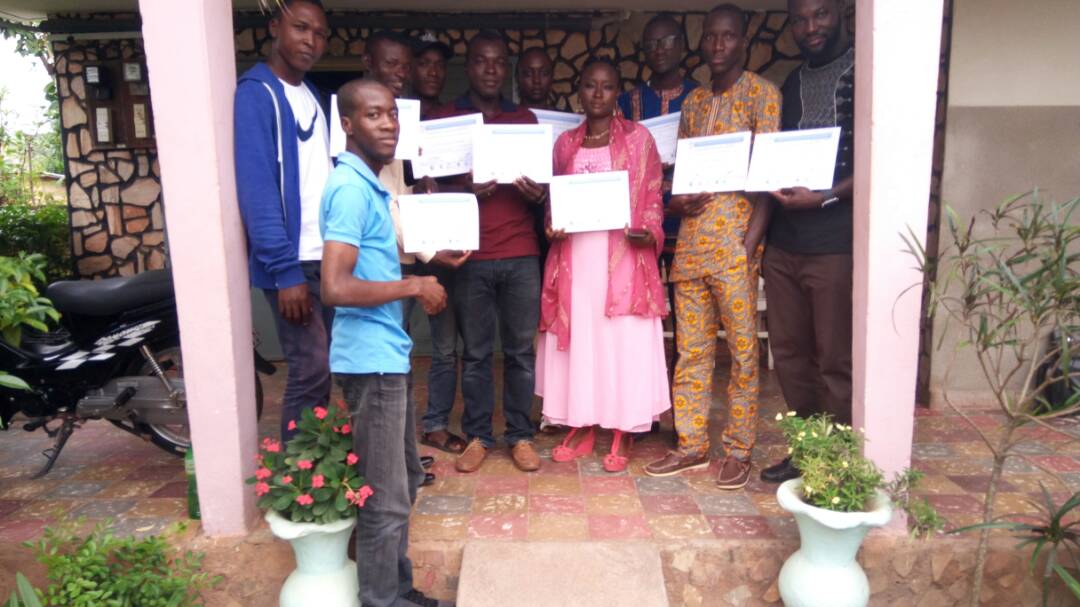 KarimouRazack's tweet photo. Enfin tout est bien qui fini bien. #team229 ,#irifou ,#waxeo ,@AtmanBOUBA ,@yali_s6 @wagoundjekpo ,@johndari @CsidBenin ,@AJ2D,@FaroukDine https://t.co/bzIuRqSkR3
