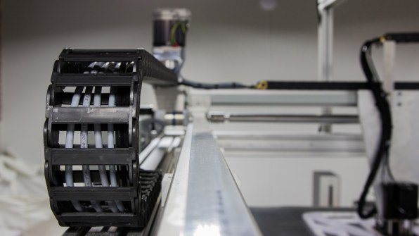 ArnaudLeRoux's tweet photo. Le #robot #Sewbot produira 1.2 million de t-shirts par an | via @ConnectedStuff https://t.co/9JQK7jFGk8 | #textiles #usine #chine #Robots https://t.co/UfwZ13905S