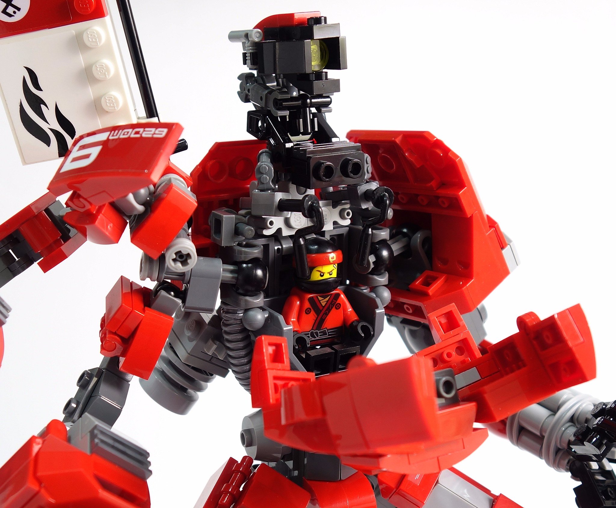 Лего Ниндзяго красный робот