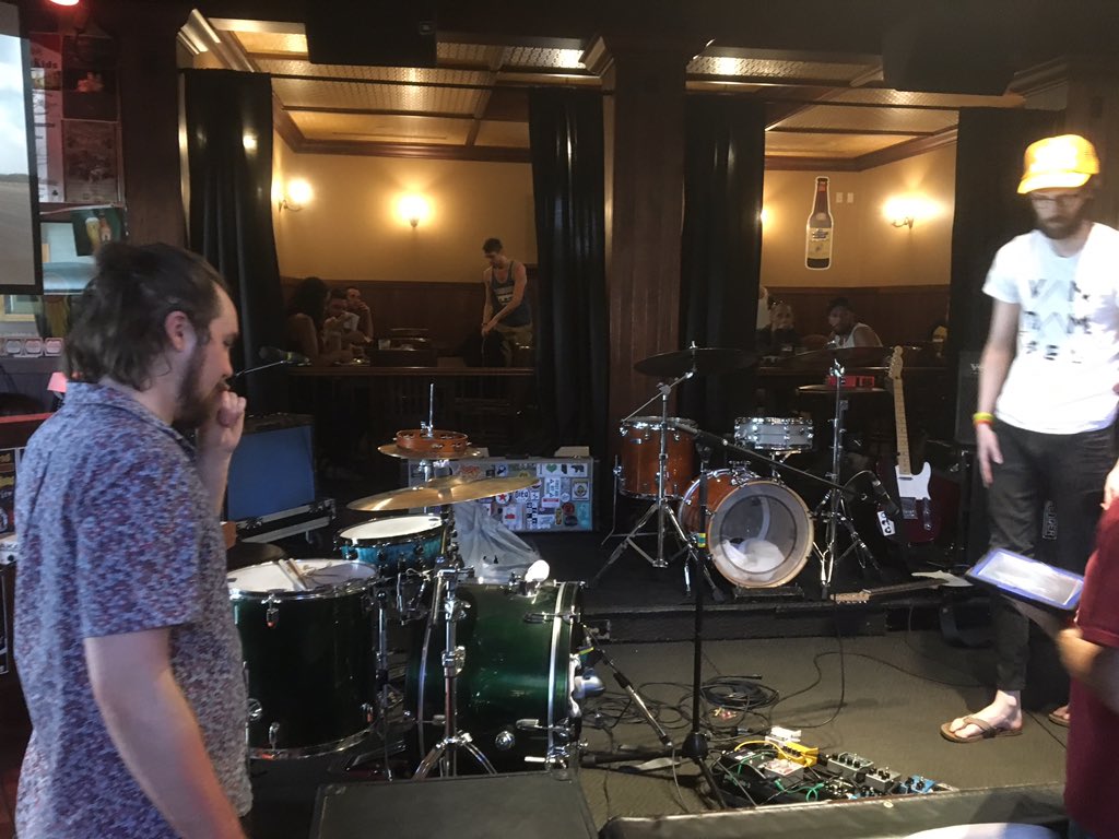 FlowshineMusic's tweet photo. @robwikstrom n @SASchneids getting ready for the match @PogueMahoneKam in #kamloops! #fightnight #flowshine #livemusic #McGregorMayweather https://t.co/8CfEWF6Tch