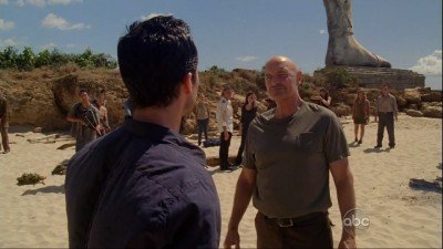Ashellwyn's tweet photo. mange des Granolas devant "Lost : LA X (1)" (S06E01) #Betaseries #Sérievore https://t.co/AHy9KnxTMG https://t.co/ctSadzcXm4