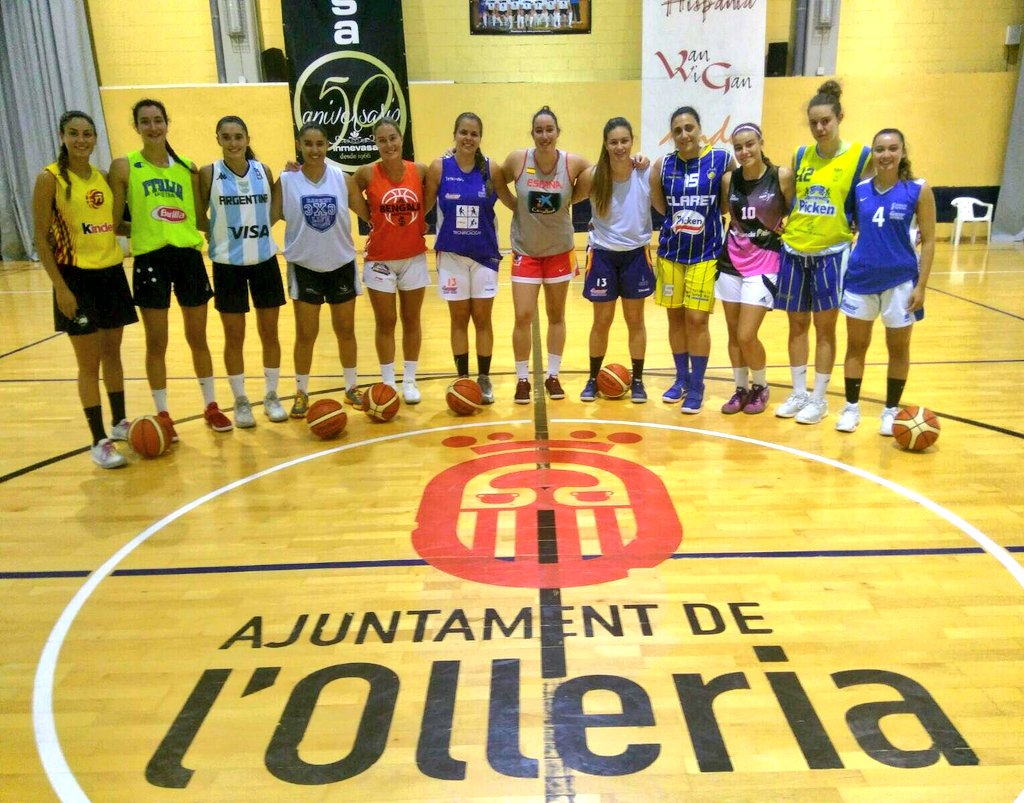 El senior lf2 continúa con su preparación... Fin de semana de concentración! Agradecer al <a href="/aj_lolleria/">Ajuntament L'Olleria</a> su hospitalidad #gopickenclaret