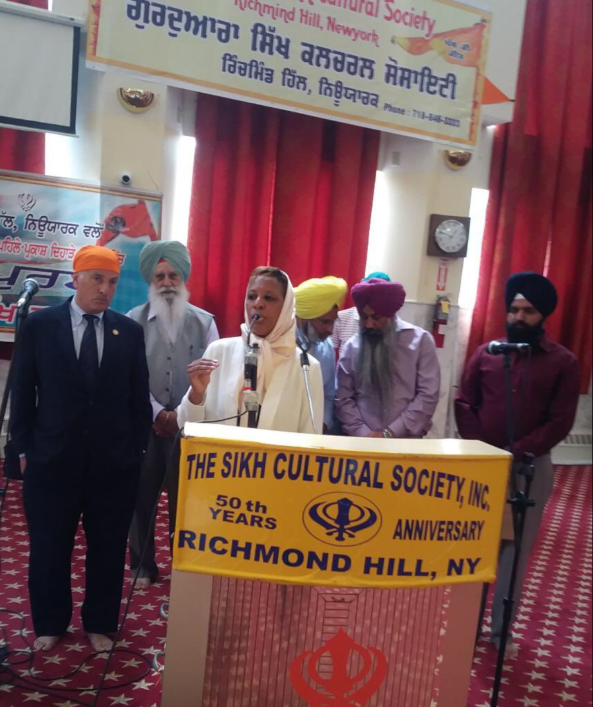 AdrienneCD28's tweet photo. Earlier today at Sikh temple Richmond Hill I had the honor of addressing over 300 worshippers with Assemblyman @DavidWeprin https://t.co/8FLMz4sCb4