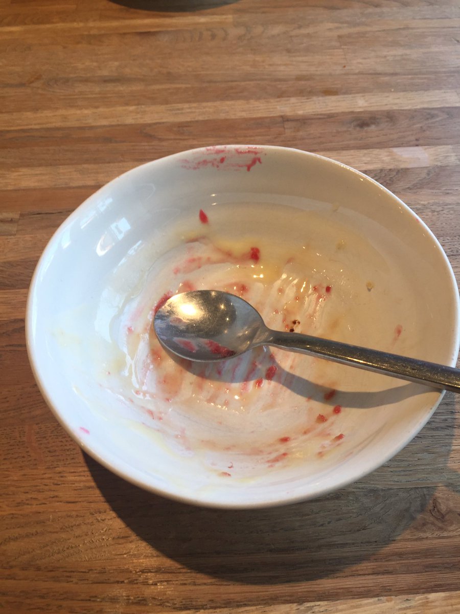 forster_jim's tweet image. I love @forster_forster so much. First day on new job and home to #raspberrycrumble it lasted all of 3 mins 27 secs #lovemrsf