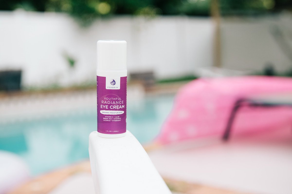 Oh, you know ... just hanging out enjoying the end of summer 💜 bit.ly/2oI8kFO