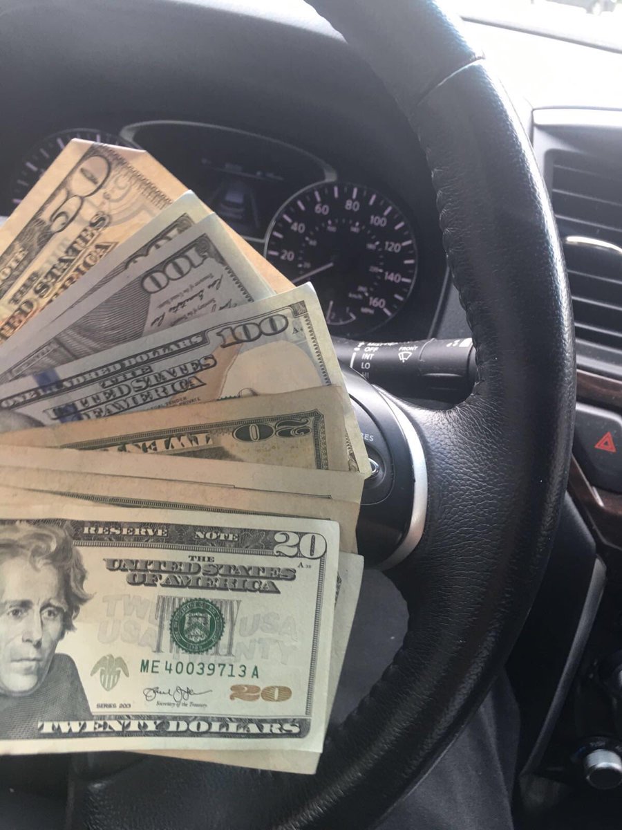 goldencryst's tweet photo. A good little piggy 🐷 
Congrats on my biggest tribute 
#cashmeet #ebony #findom #paypigs 
p.s thank you @ChinaUniverse  😘 you're the best https://t.co/b0GIkW405s