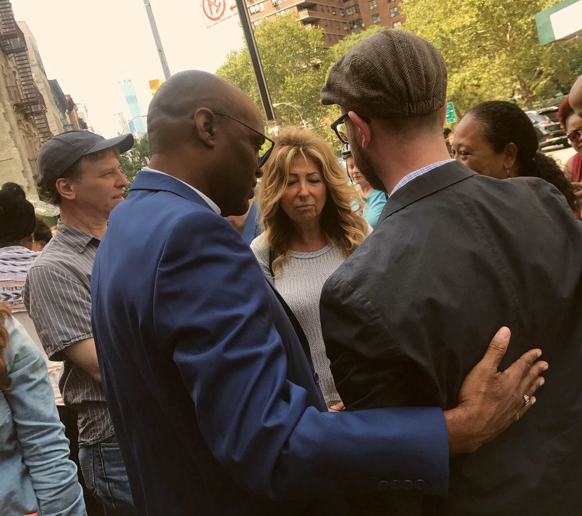 Proud to stand with the #LES in all our beautiful diversity to #EraseTheHate after a historic synagogue was defaced w anti-semitic graffiti.