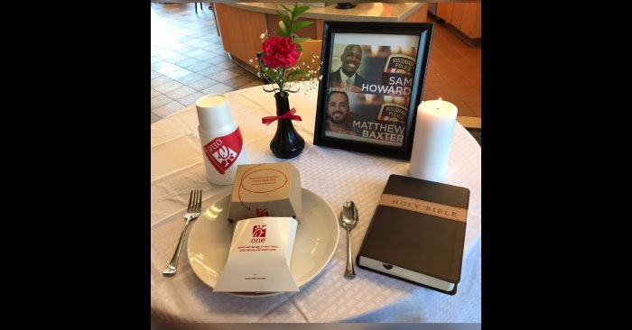 PoliceOne's tweet photo. Chick-fil-A honors slain Fla. officers https://t.co/nNPapx00AQ https://t.co/7bjtkY55Yb