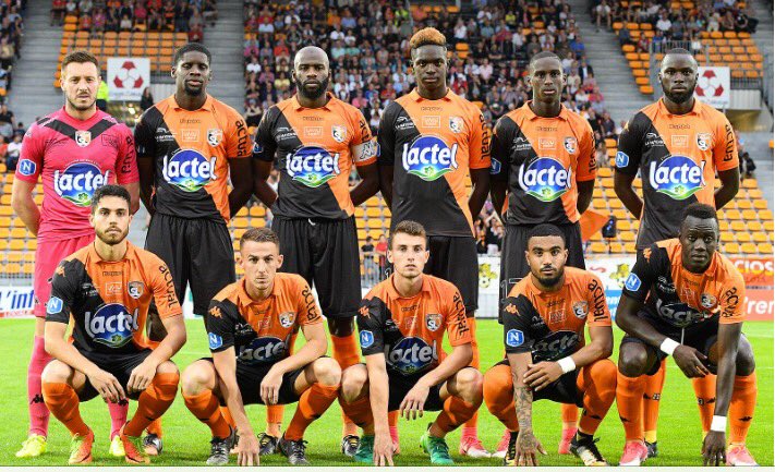 jmcbzh's tweet photo. 💪👊 #maximehautbois avec @stadelavallois vs @USBoulogneCO #N1 #victoire #objectifL2 #icm @woelflinger team @pumafootball @uhlsportfr 🔥🔥 https://t.co/FxiIrOanzx