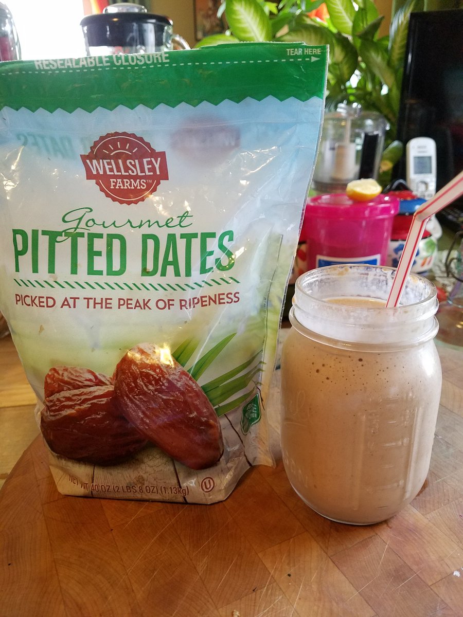 detoxbodyskinnm's tweet photo. #Dates make #smoothie so #delish @Beachbody @So_Delicious @BSNSupplements @Welchs @BJsWholesale @Influenster #shakology #protein #fruits https://t.co/PfVbnrBCaW