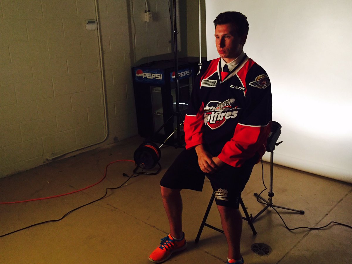 SpitsHockey's tweet photo. First smile wins. Photo Day. #2017TrainingCamp https://t.co/edV2N4zsyv