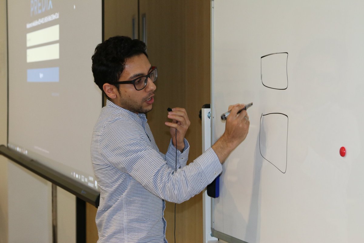 HobbyDistrict's tweet photo. مرحلة عرض الفرق لحلولهم على لجنة التحكيم
#PredixHackathonKSA https://t.co/LujHba2yTO