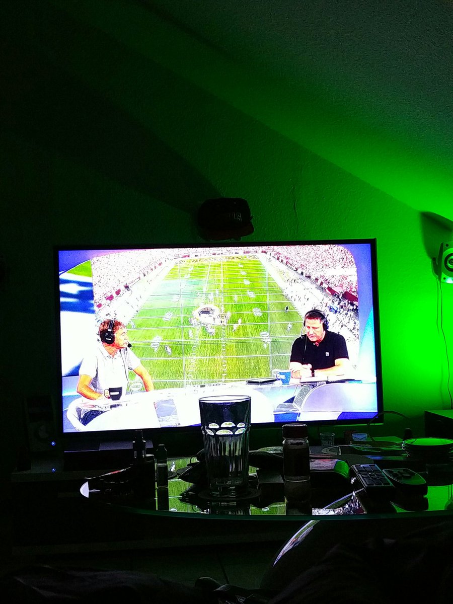philippz92's tweet photo. #ranNFL Keine Disco und keine Trikots..Der richtige Fernsehsender reicht aus:) #coolesteam https://t.co/HJSHDPLEyy