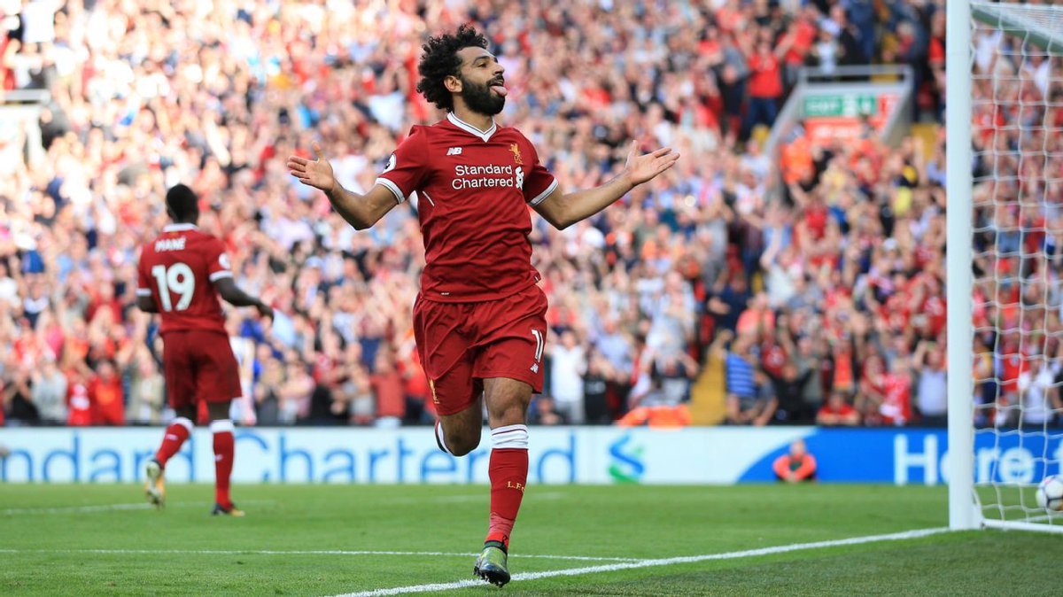 ESPNFC's tweet photo. Mohamed Salah ✔
Jordan Henderson ✔
Roberto Firmino ✔

Liverpool are heavily featured in our Team of the Weekend. https://t.co/YGklc0so3x https://t.co/oDK93PtM7Q