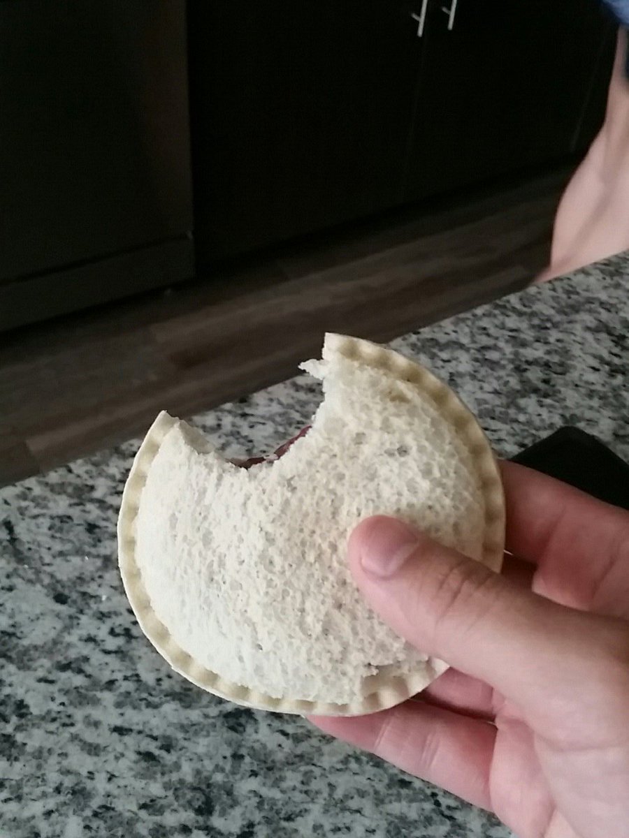 Piperspipes's tweet photo. @smuckers these #uncrustables are all stale in the box and not as filled as usual. So dissapointed. Did you change your #recipe ? https://t.co/HxK0KwLv10