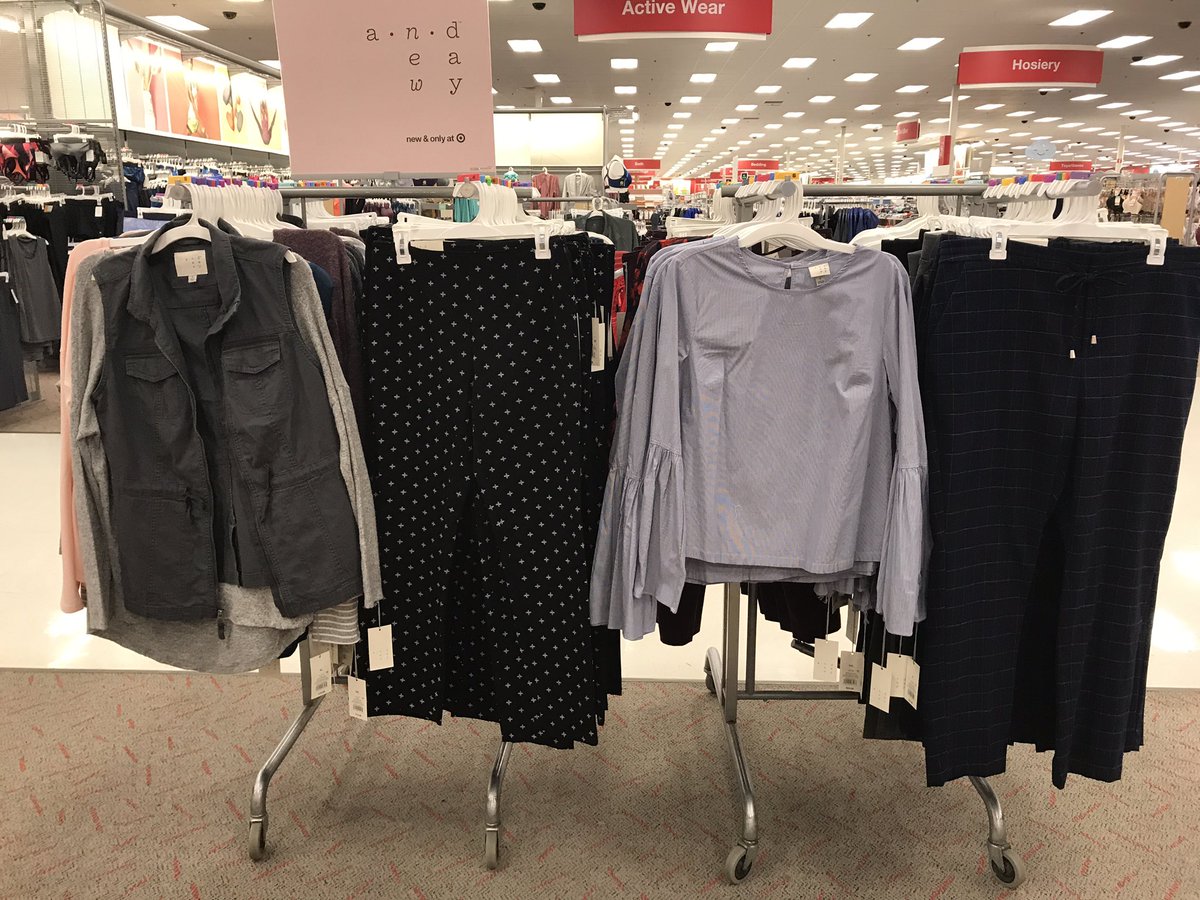 emd_vml0662's tweet photo. Guests are love #anewday #T0662 #G199aNewDay https://t.co/DuQdG2SLtt