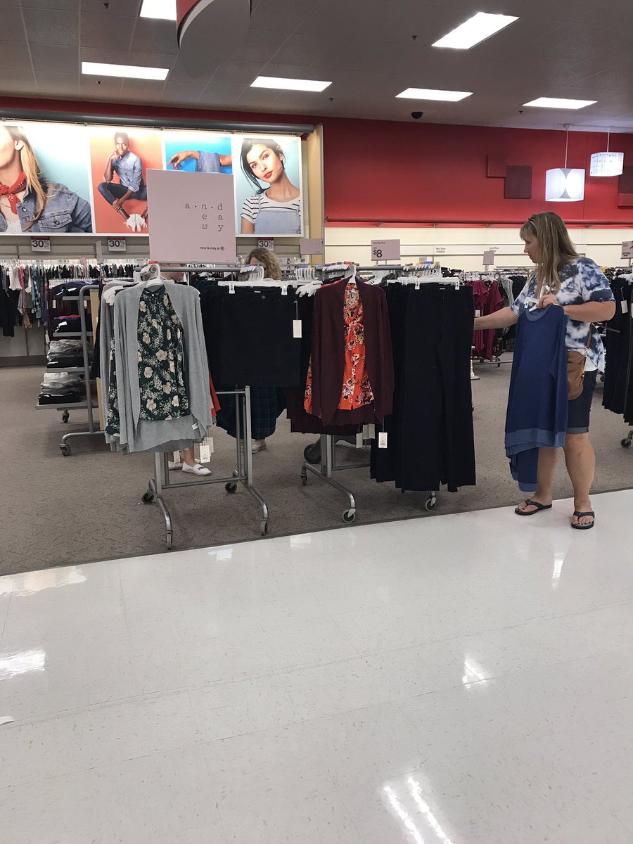 emd_vml0662's tweet photo. Guests are love #anewday #T0662 #G199aNewDay https://t.co/DuQdG2SLtt