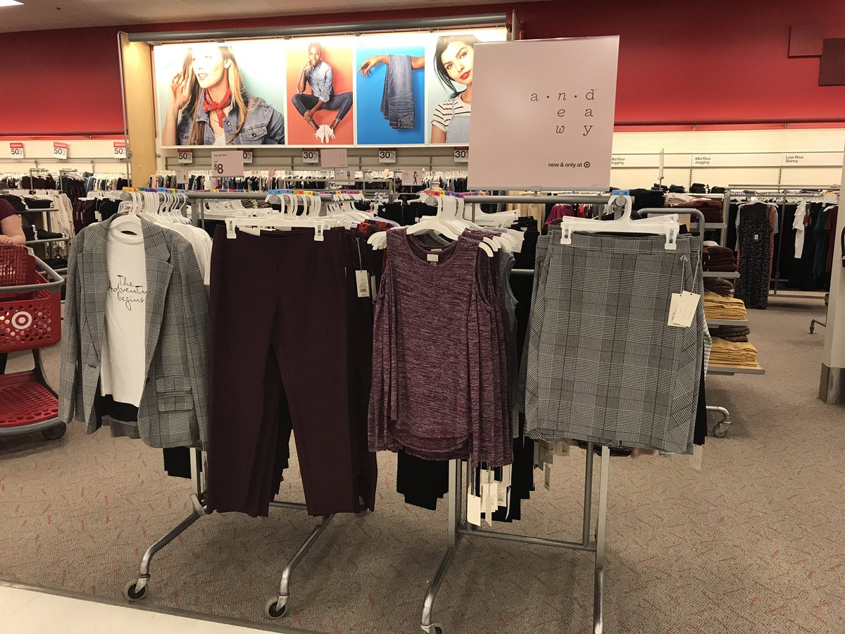 emd_vml0662's tweet photo. Guests are love #anewday #T0662 #G199aNewDay https://t.co/DuQdG2SLtt