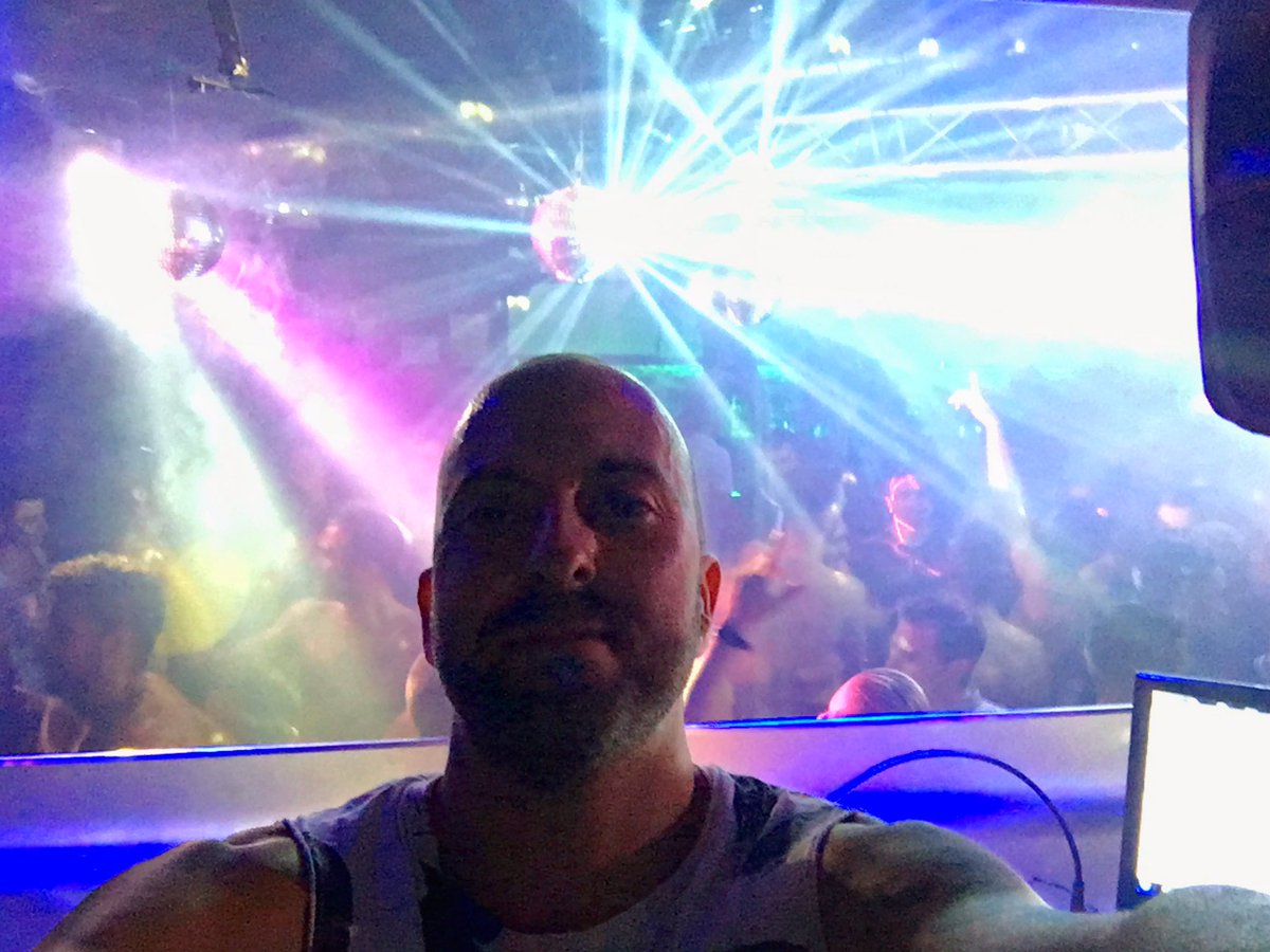 chrisdanieldj's tweet photo. @chrisdanieldj in session.
Thanks to the amazing crowd at @FetishClubVLC ❤️ https://t.co/THc3SS5DJF