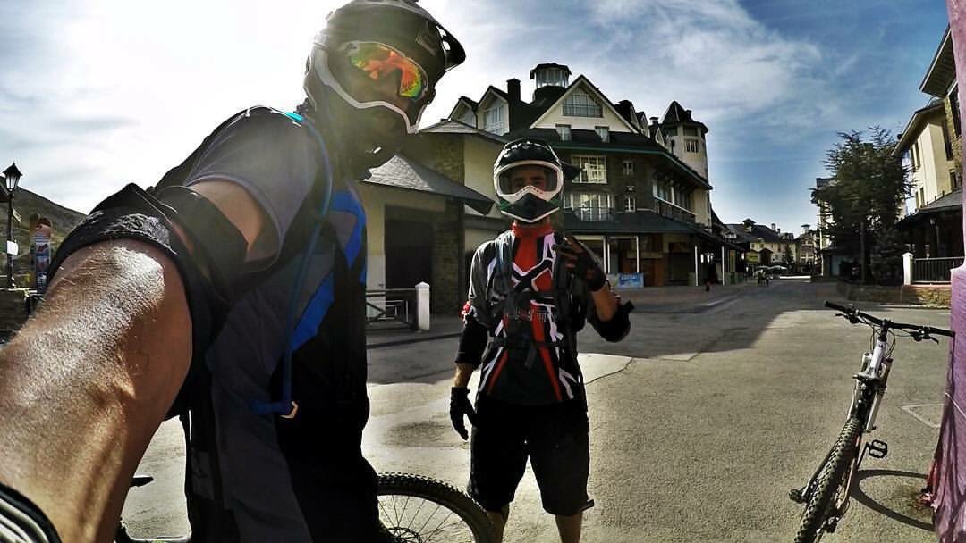 Maria_dlba's tweet photo. Aprovechando los últimos días de verano #SierraNevada #bikepark @websierranevada #granada #goprohero4 https://t.co/hzZhAQmkIn