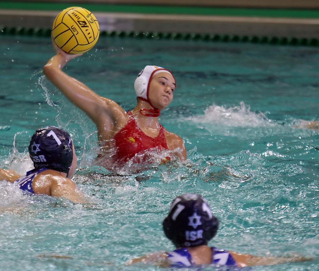 Enhorabuena <a href="/javiansar/">Javier Aznar</a>  <a href="/BeaEspinosa4/">Bea Espinosa</a> y todo el equipo por el gran trabajo. Campeonas de Europa!! Felicidades Lucia!