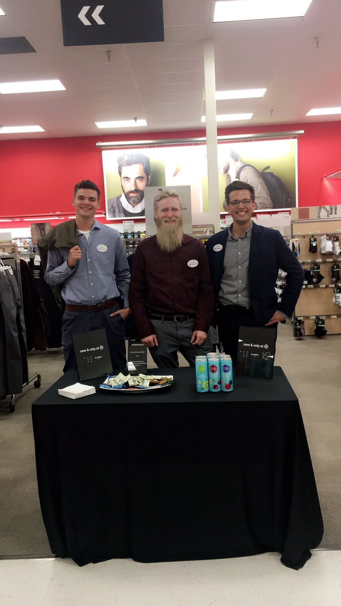 BullseyeMo's tweet photo. This brand though! Feeling fresh👌🏼#GoodfellowAndCo @zjwalters @Kat_M_Lee @laren_john @adriennelebo @Target https://t.co/g8KSkIyHQz