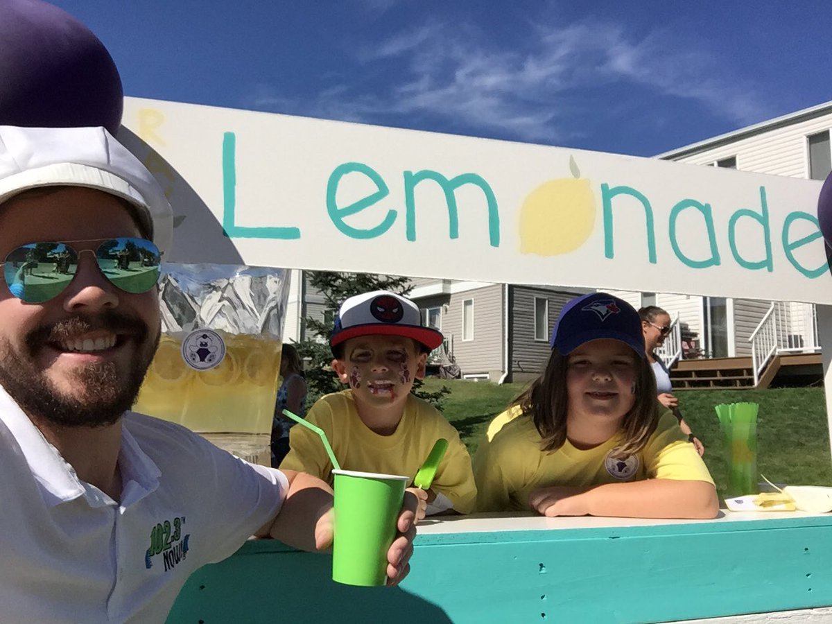 NOWIceIce_Aaron's tweet photo. The #NOWtrucksicle stoppin by for lemonaid! Workin hard in the heat deserves a popsicle! #1023NOWradio https://t.co/Wo3Y2eQI0C