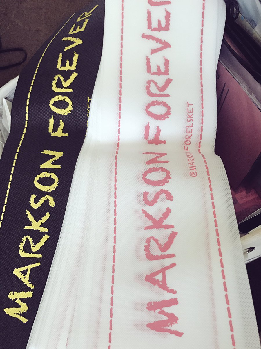 marksonforelskt's tweet photo. Why r there still so many😨😨😨 I was just organizing my stuff... https://t.co/hlIL7Y64R9