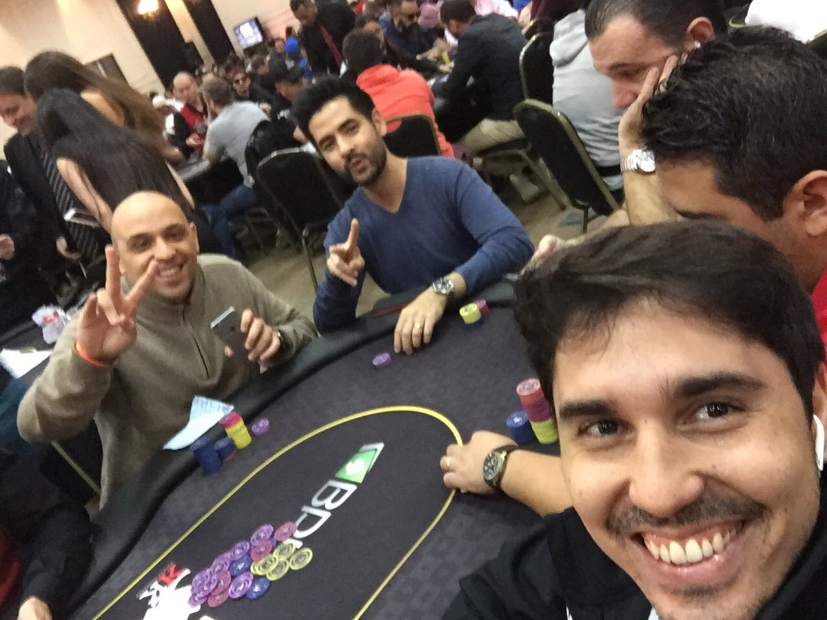 G_Chenaud's tweet photo. Comeรงando o dia 2 do WPT com essas piranhas na mesa. GL p nois ๐๐๐ @thedecano @gansolito
#pokernossavida
#voalineup ๐๐๐ https://t.co/xPiYXeGrBC
