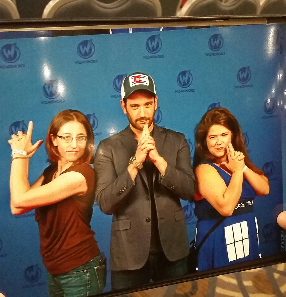CDonnellBR's tweet photo. 📷| Colin com fãs na #WizardWorldChicago https://t.co/7xVUTe9G6J