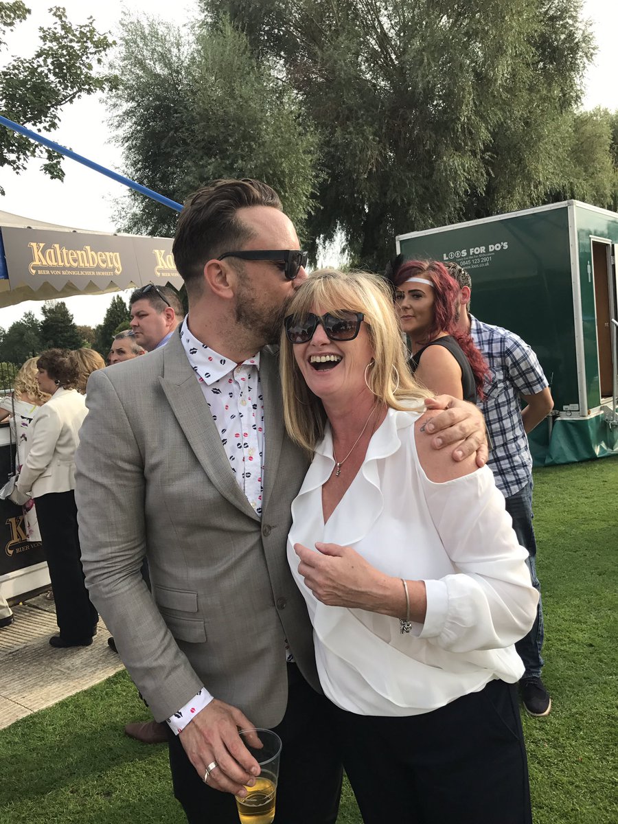 dawnfairminer's tweet photo. @the_overtones @Lockie_Chapman had a great time @WindsorRaces seeing the overtones xxx https://t.co/IZDNEgaDPV