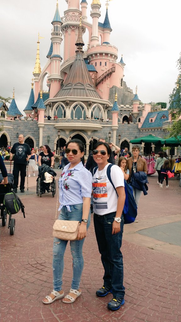 RcRubylyn's tweet photo. In disneyland paris france with my girl its so nice place to be with someone you love https://t.co/EuQ8mON7qM