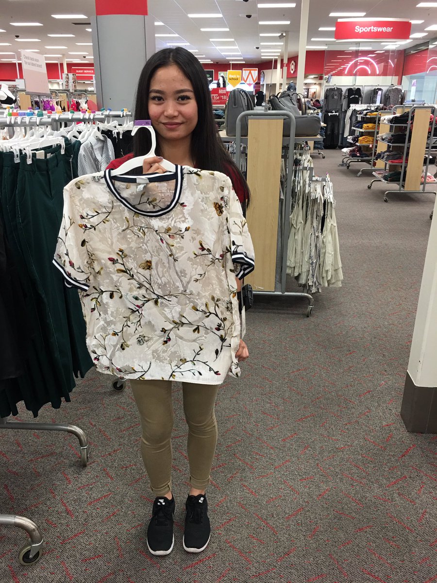 JenMoncrief's tweet photo. A&amp;A TM Karlene driving sales through engaging with our guests on launch day! Sold all of her favorite pick plus 20 other items💁🏻#ANewDay https://t.co/KrJdlOHUd1