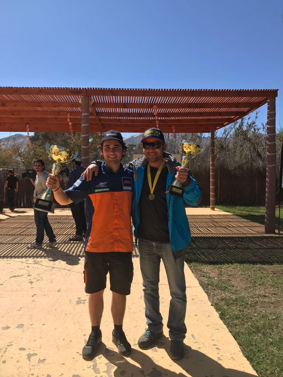 EDD_RELATOR2024's tweet photo. "ESCRIBIENDO SU PROPIA HISTORIA" @tomasdegavardo gana su primera carrera de Rally cross country y lo hace en el #BAJAATACAMA #RallydelHuasco https://t.co/ycnpN8RKP8