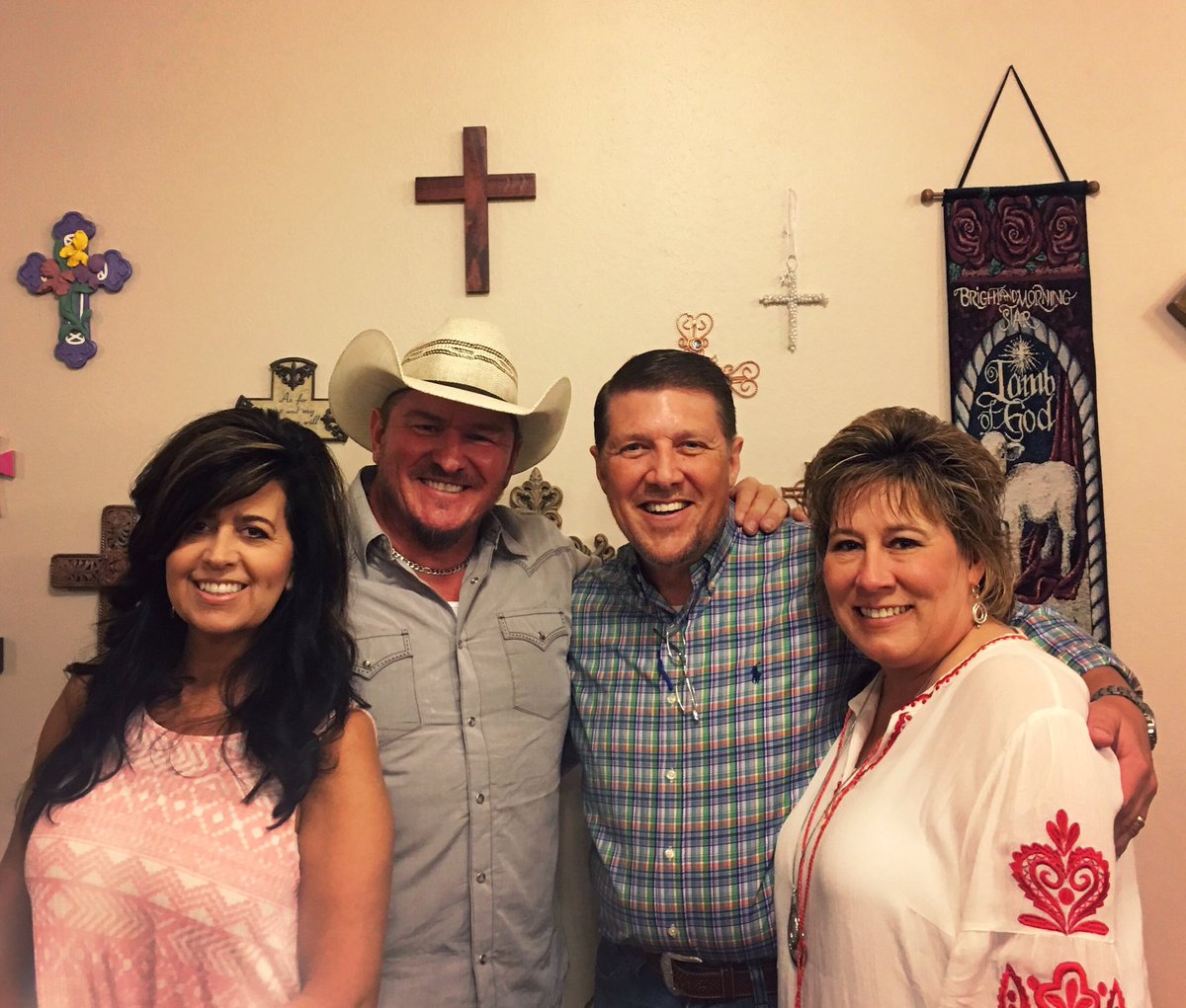 TxRedDirtAngel's tweet photo. Great meeting these pastors here in Abilene, TX!!! Sweet, sweet people who love the Lord #WeMesh https://t.co/uCMEItL4sW