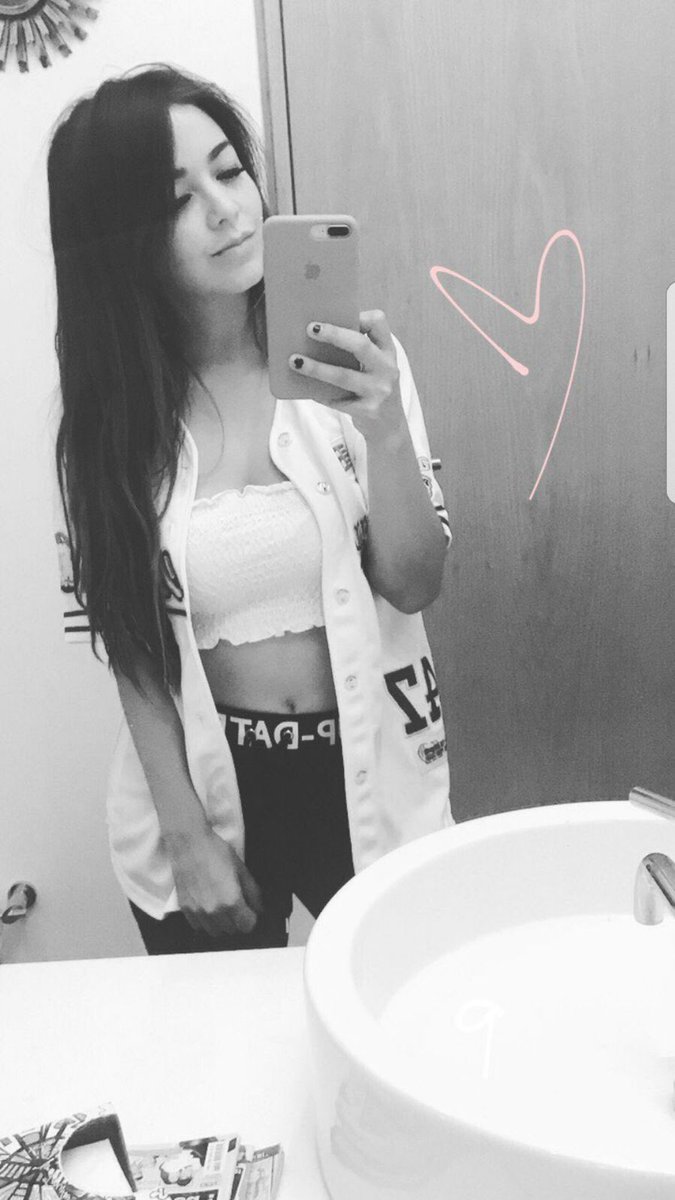 CaeliFansChile_'s tweet photo. Porque eres tan hermosa?! ❤😊🙈💕
@CaELiKe 
Te amo https://t.co/bYmMHwsC2C